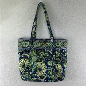 Vera Bradley tote bag Rhythm and blues paisley print toggle closure 17x14x2